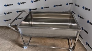 Ємність з нержавіючої сталі